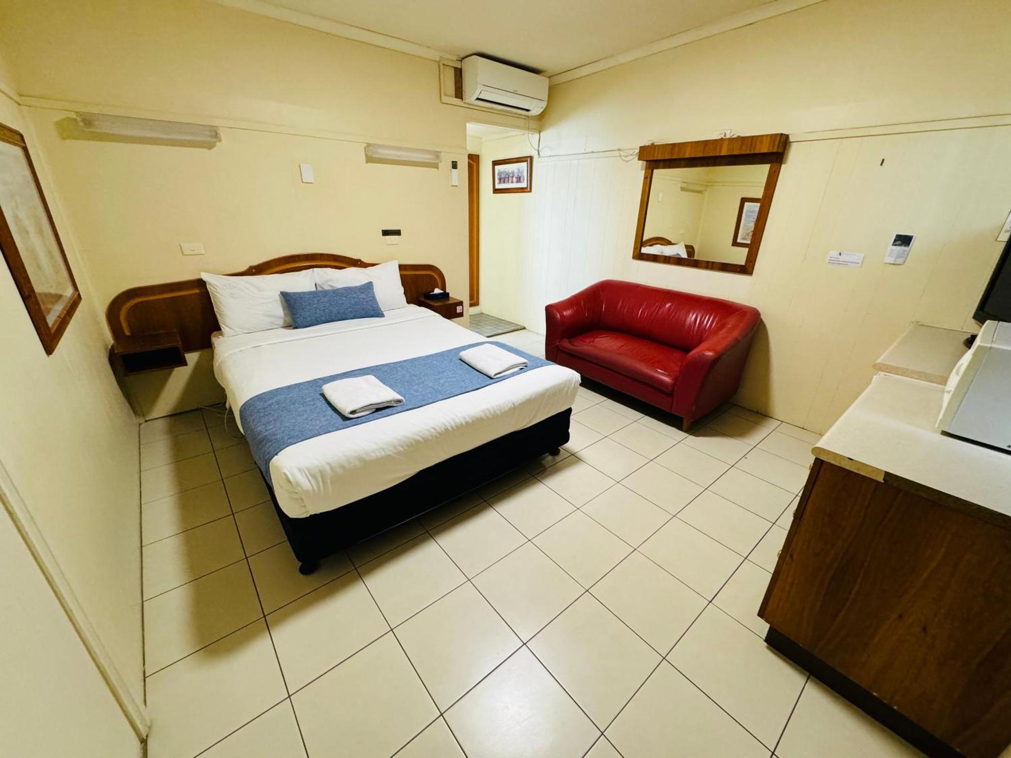 Ardeanal Motel West Wyalong Bagian luar foto