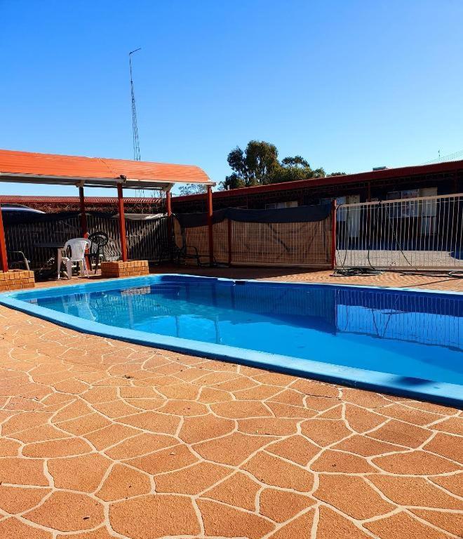 Ardeanal Motel West Wyalong Bagian luar foto