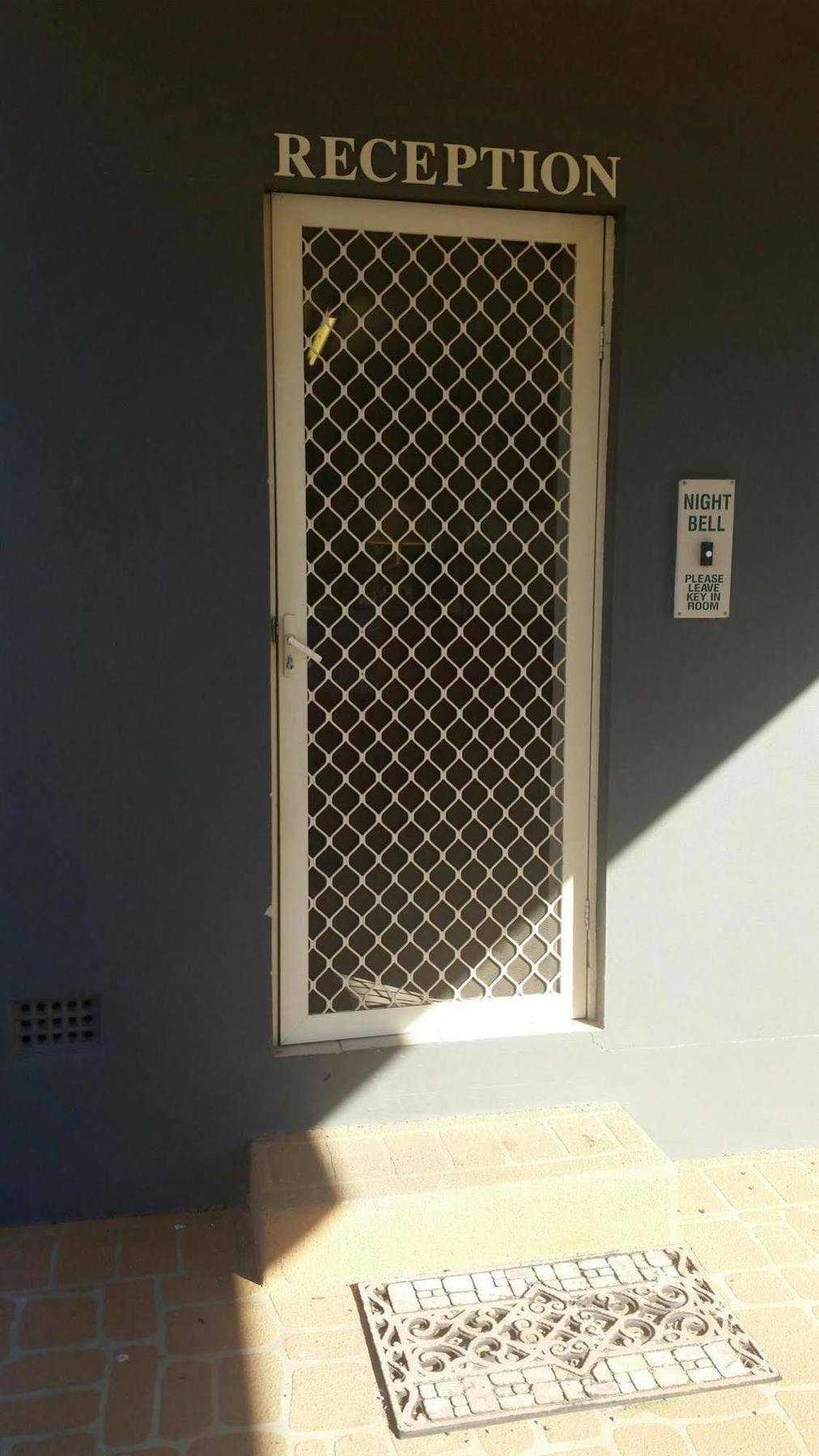 Ardeanal Motel West Wyalong Bagian luar foto
